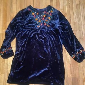 UMGee blue velvet dress size large